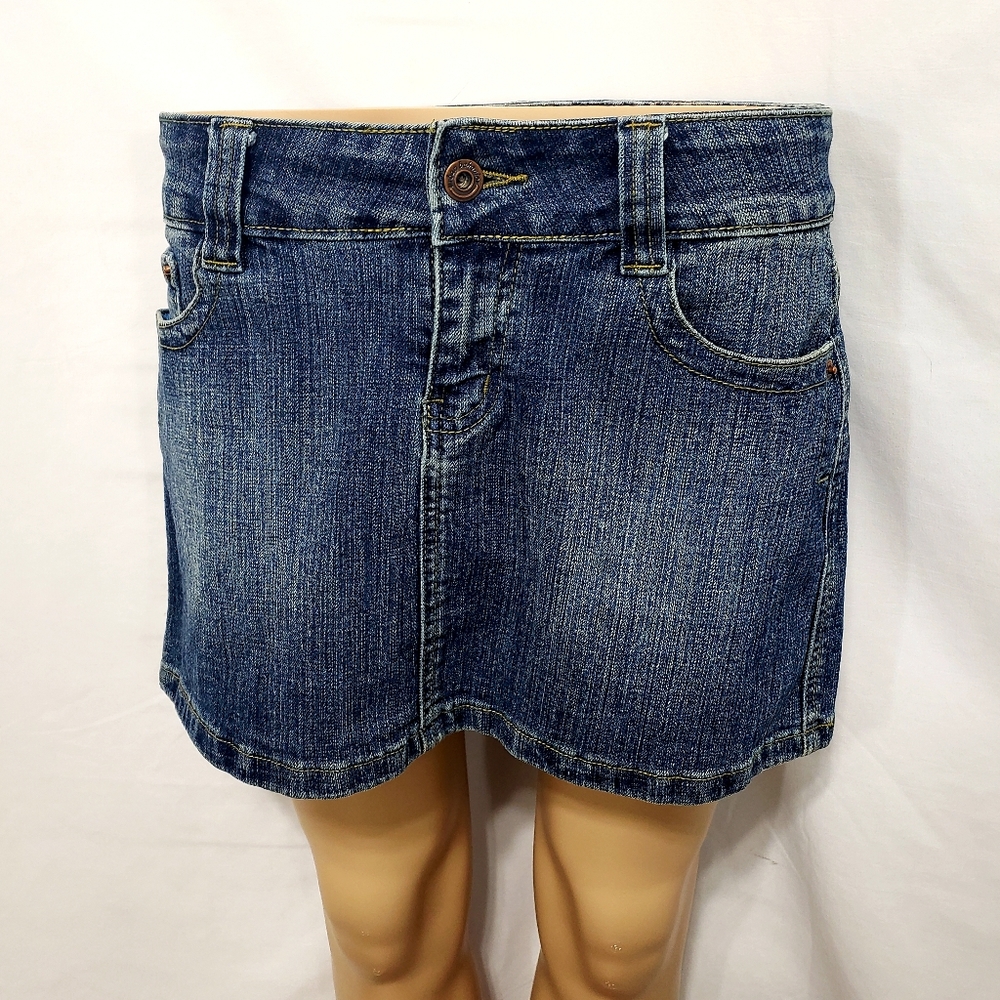 Urban Behavior Jean Skirt Size Small EUC - Picture 2 of 8